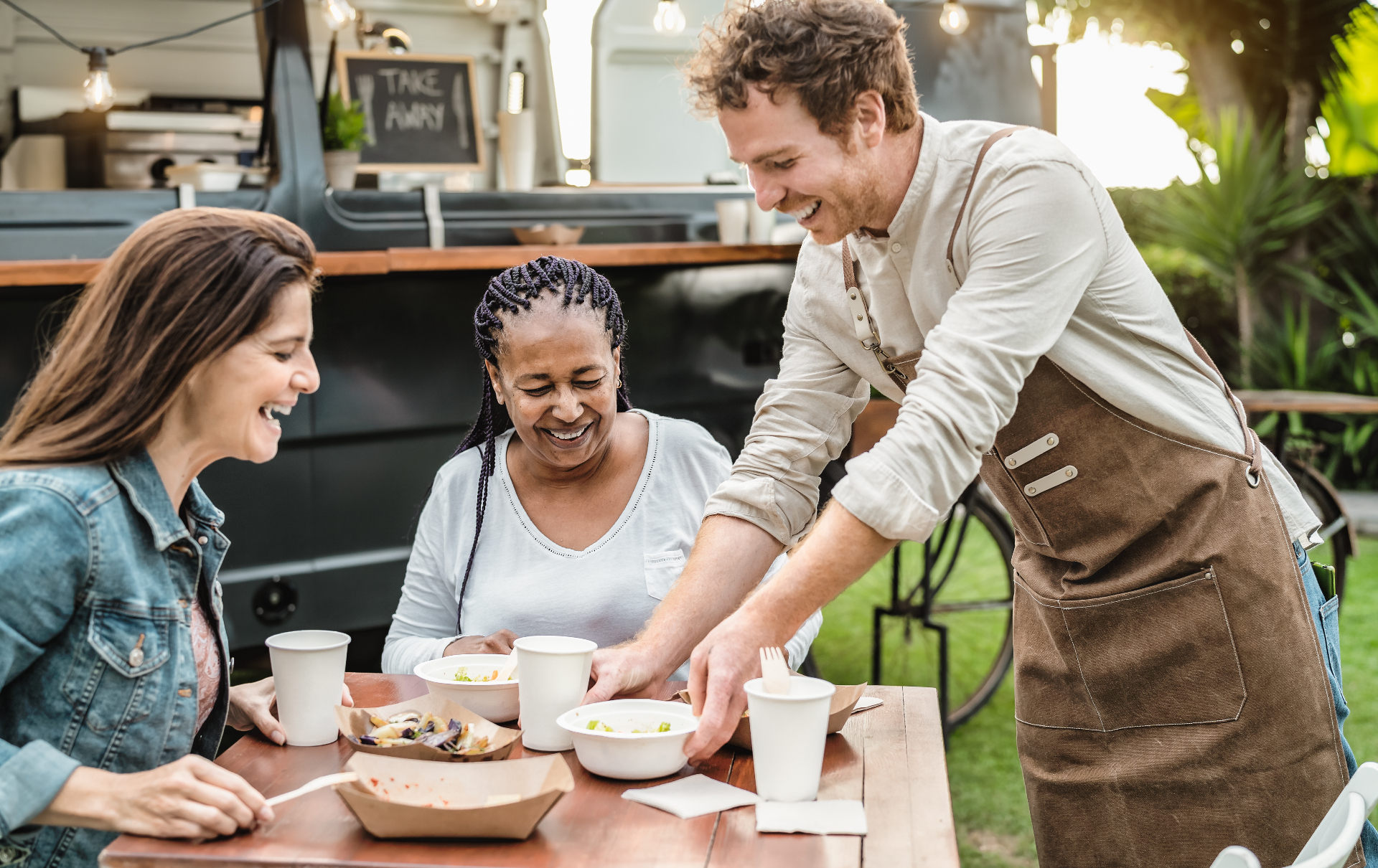 5 Social Media Posts Every Restaurant Should Schedule